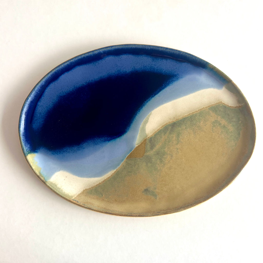 Assiette bord de mer forme ovale en grès décors mer Méditerranée par fille de lune marseille petite série fait main pièces unique 