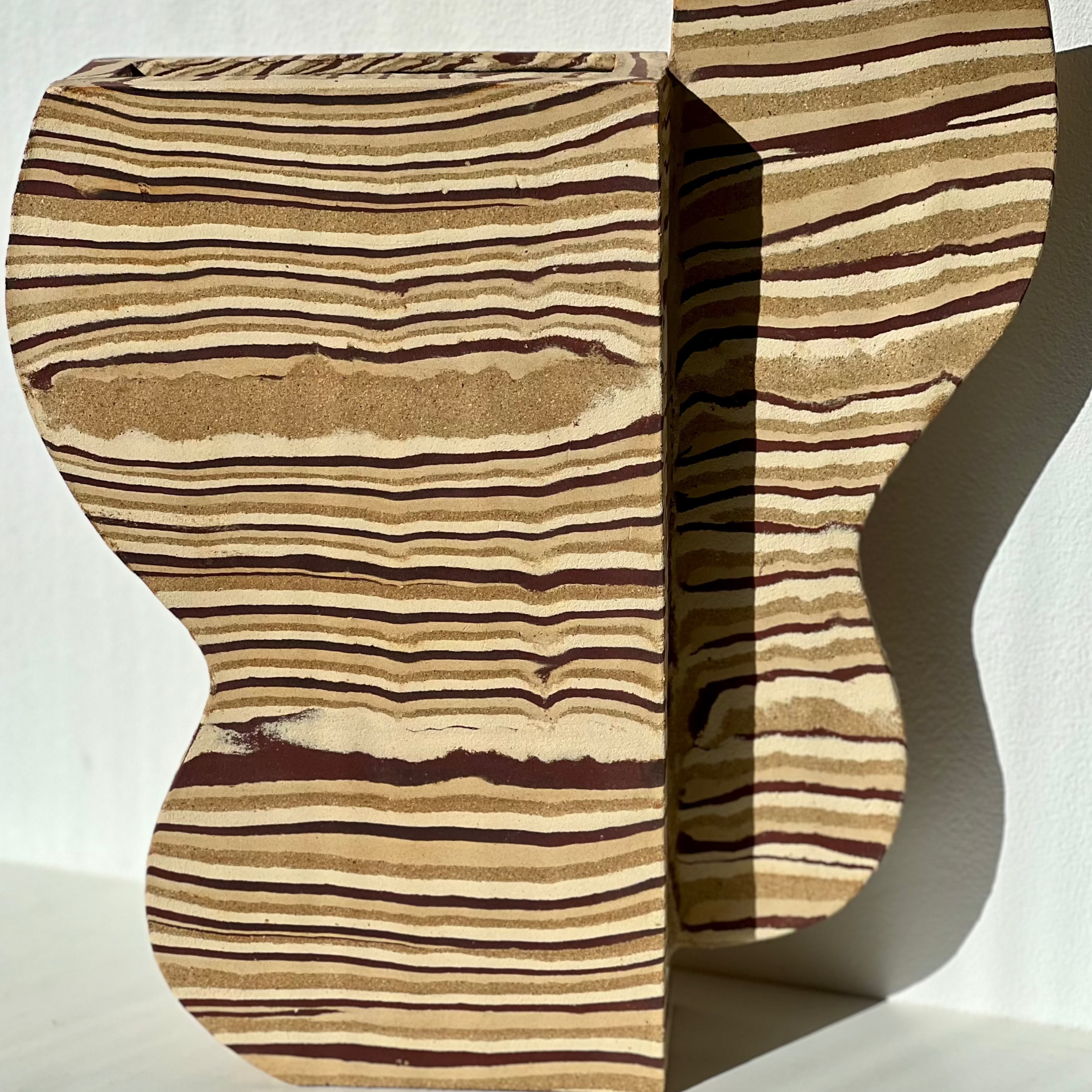 vase sculptural - ceramique grès - piece unique -fait a la main - made in France - artisanat d'art 