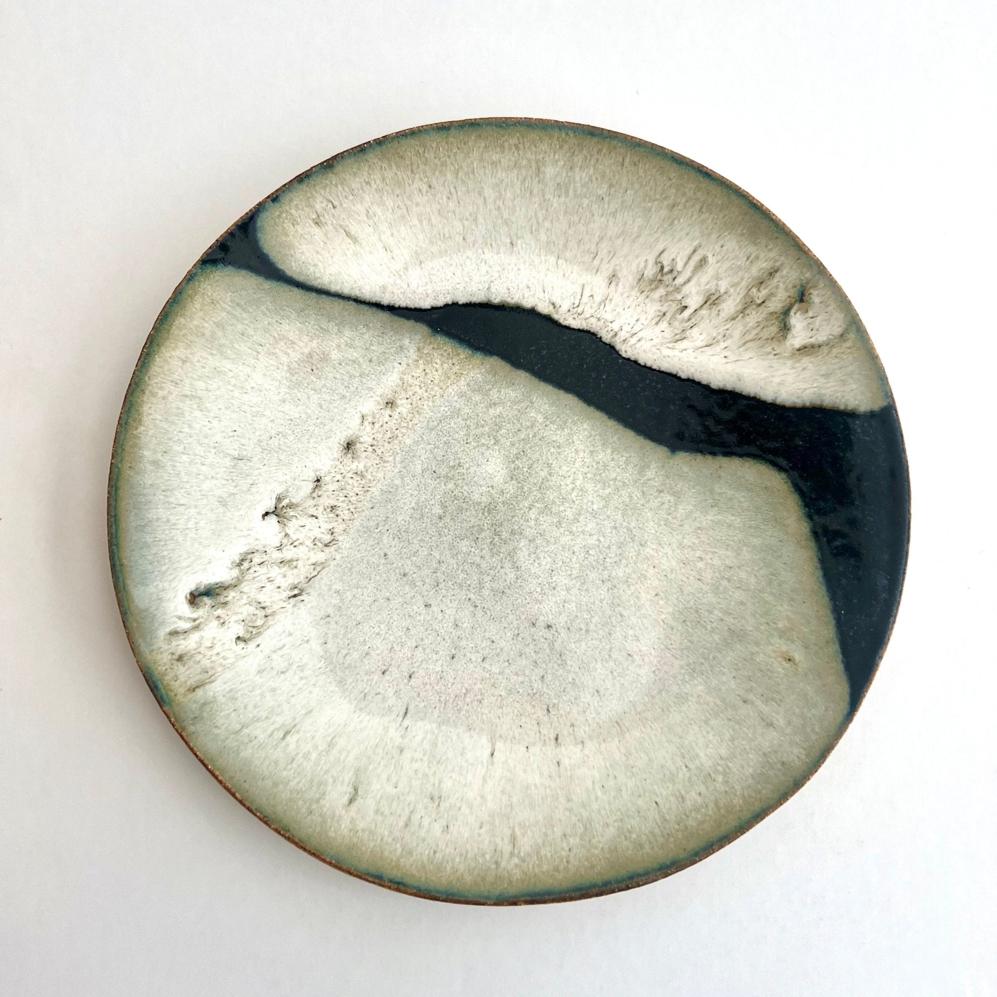 Assiette Cap Canaille email noir et blanc (lot de 4 et 6) - Fille de Lune