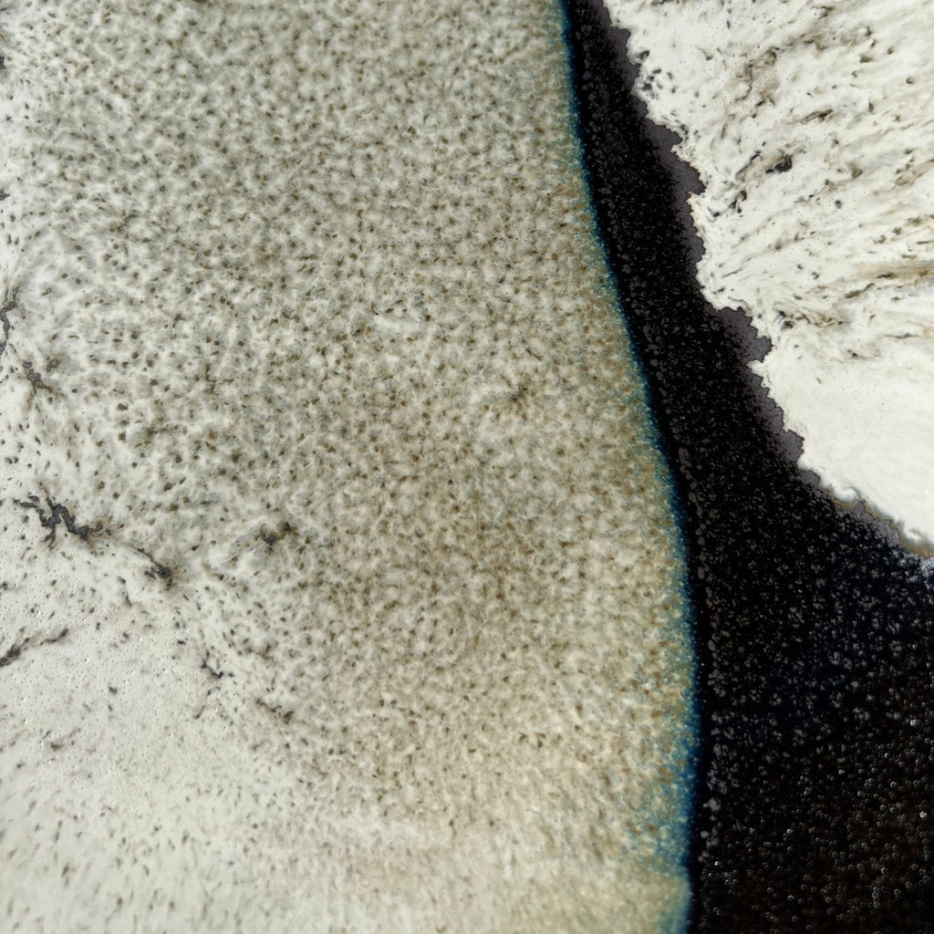 Coupe à fruit Cap Canaille - Fille de Lune ceramique artisanale - fabrique a la main - made in France - couleur crème et noir 