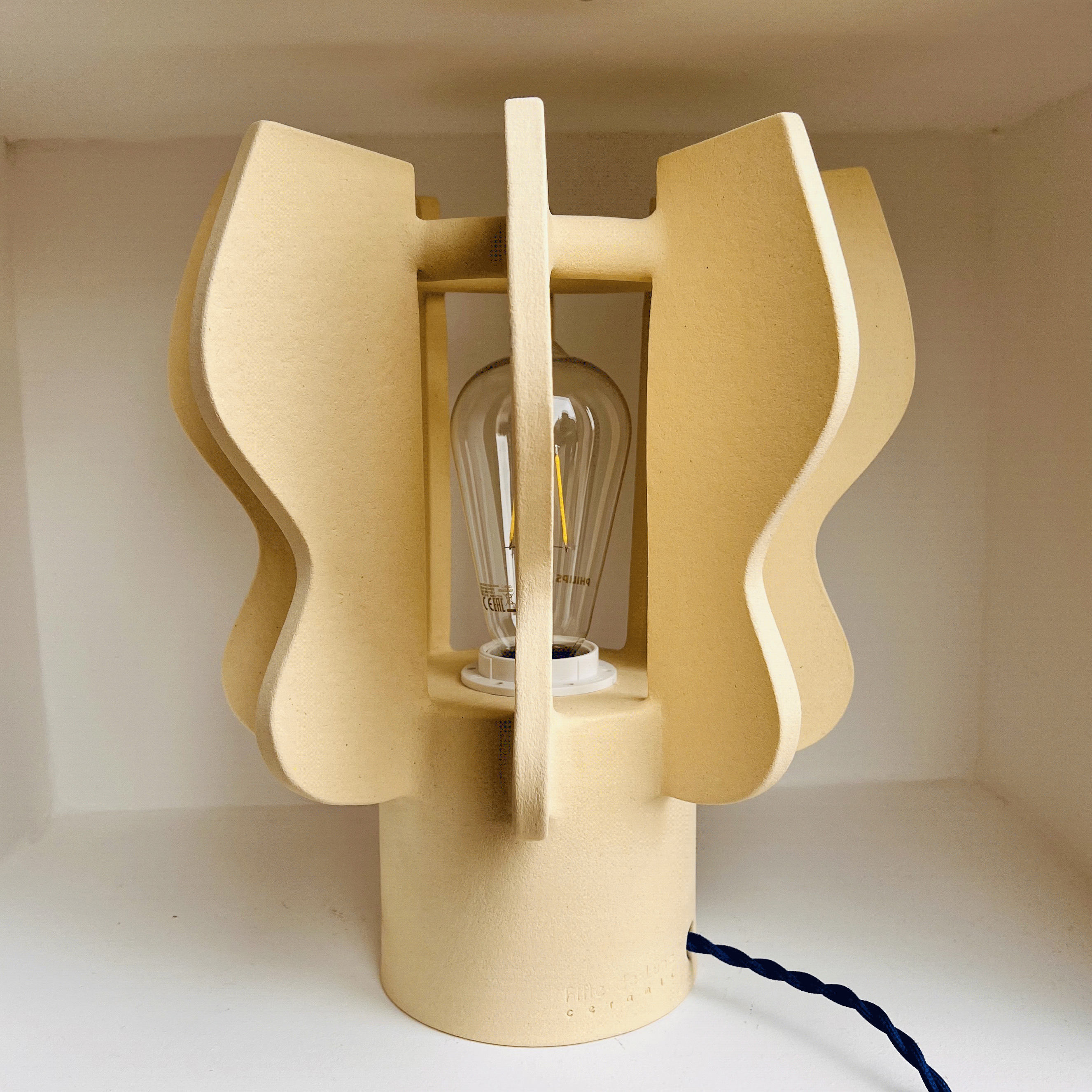 lampe fait main couler crème - blanc grès fabrique a marseille