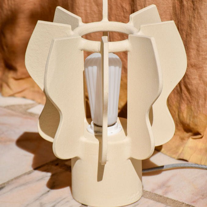 Lampe Medusa crème - Fille de Lune - sculptural - artisanal fabrique en France 