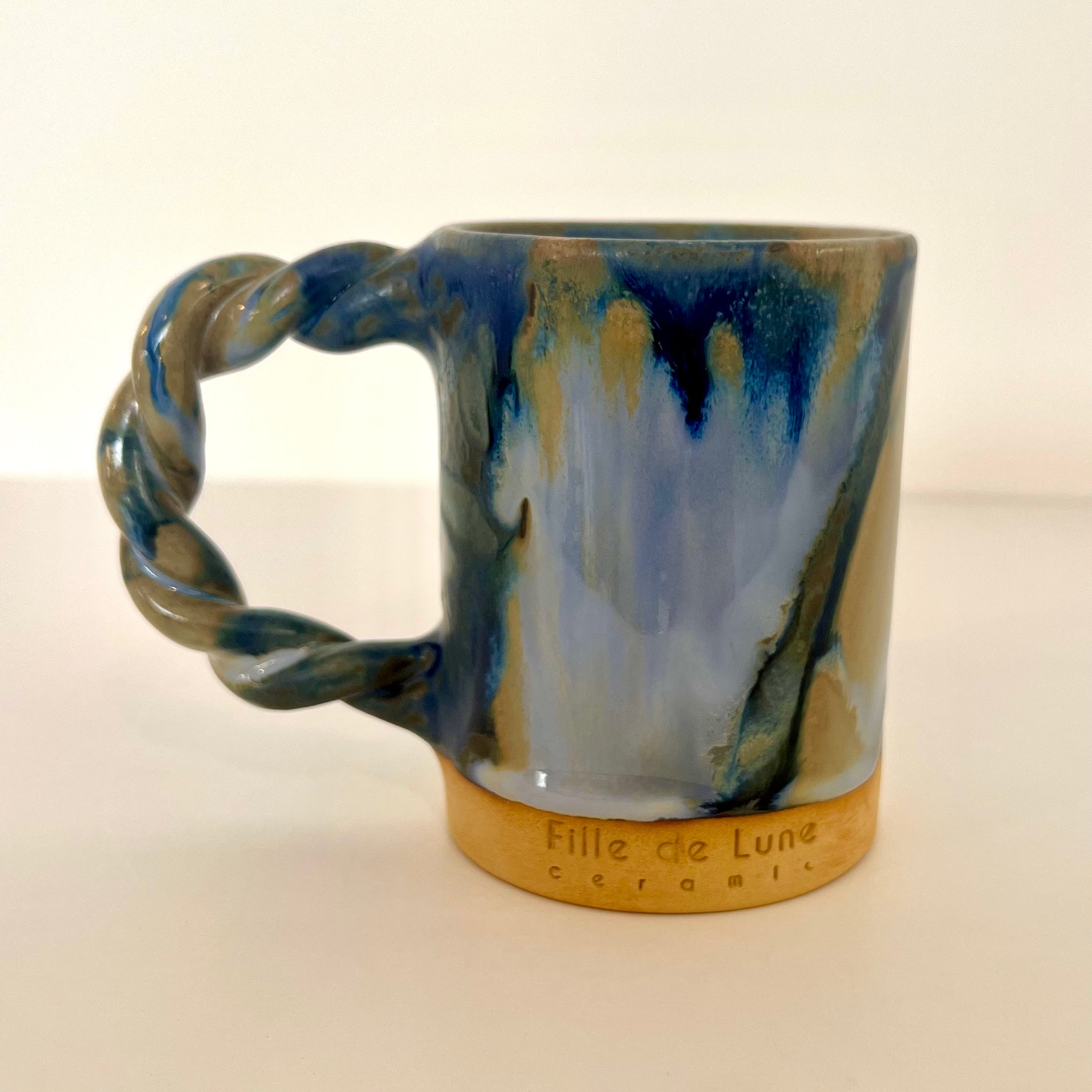 mug jeux email bleu artisanal fait main fille de lune marseille plusieurs emaux couleur Méditerranée petite série 