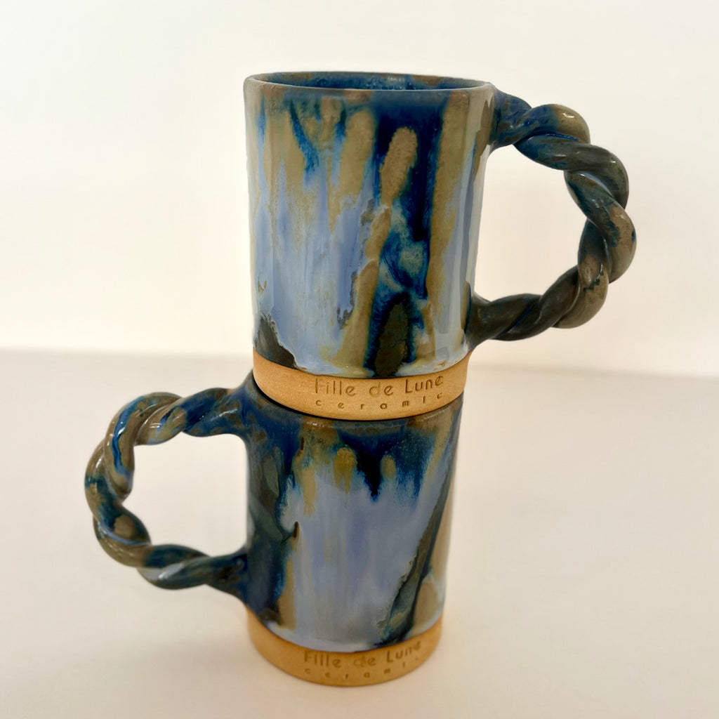 mug jeux email bleu artisanal fait main fille de lune marseille plusieurs emaux couleur Méditerranée petite série 