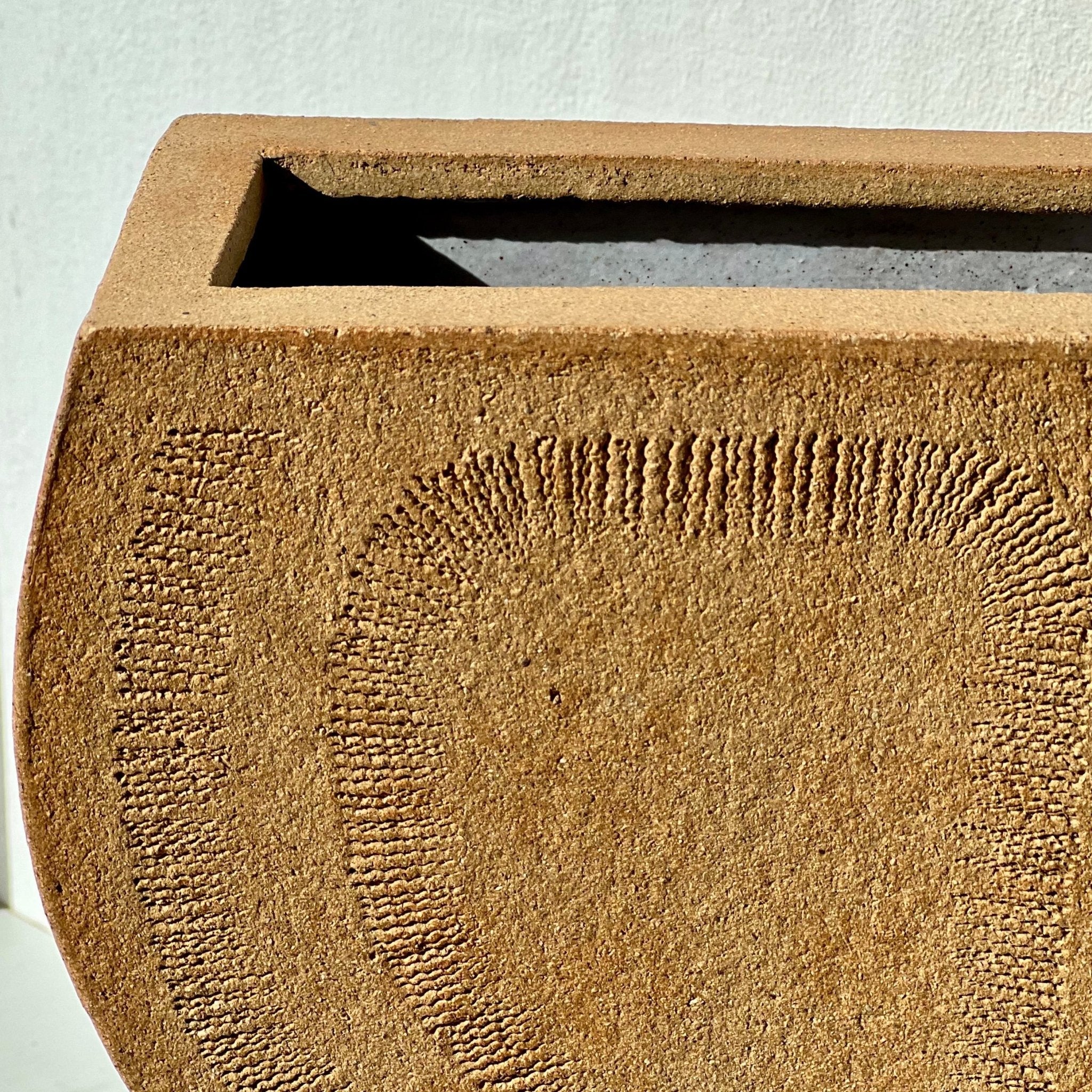 Vase Auguste - Fille de Lune- fait main - sculpté - grès naturel