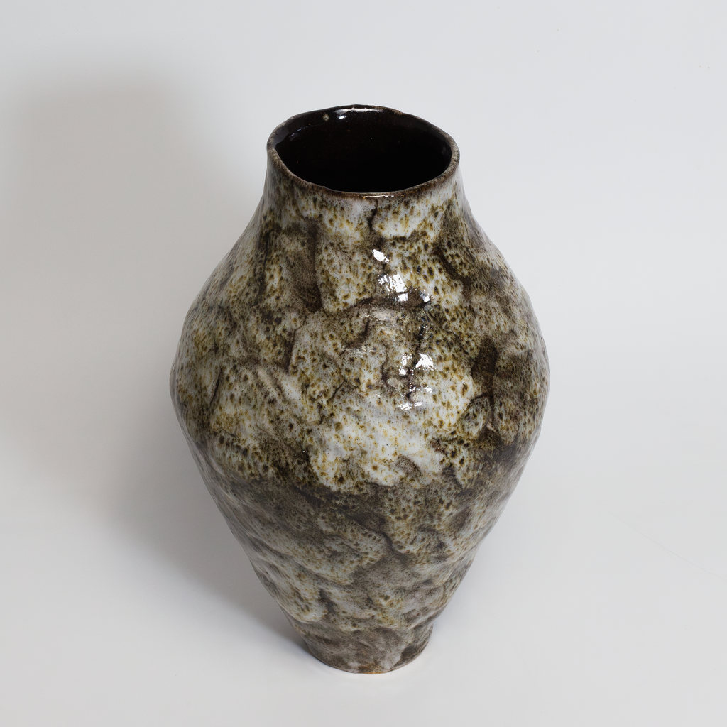 vase en grès email vintage noir et blanc effet écaille de tortue fait main pièce unique artisanal galerie 