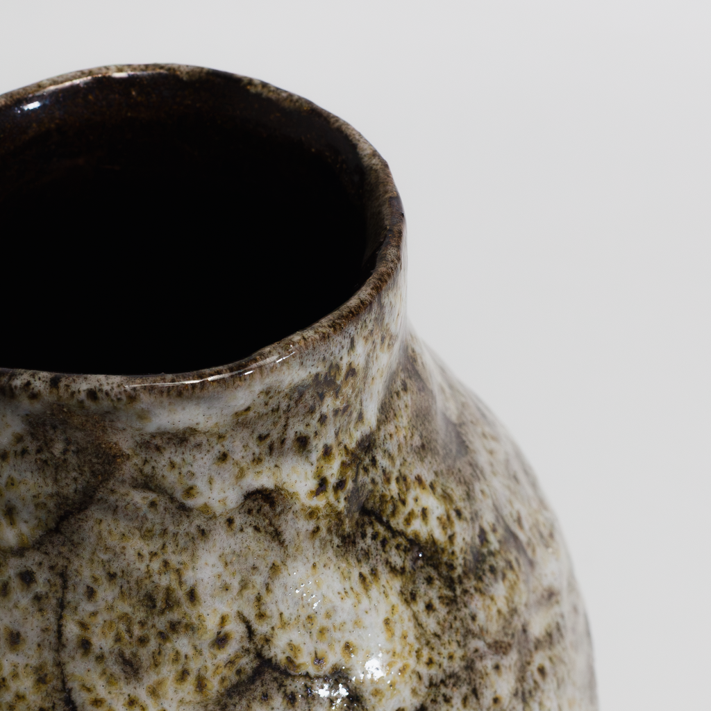 vase en grès email vintage noir et blanc effet écaille de tortue fait main pièce unique artisanal galerie 