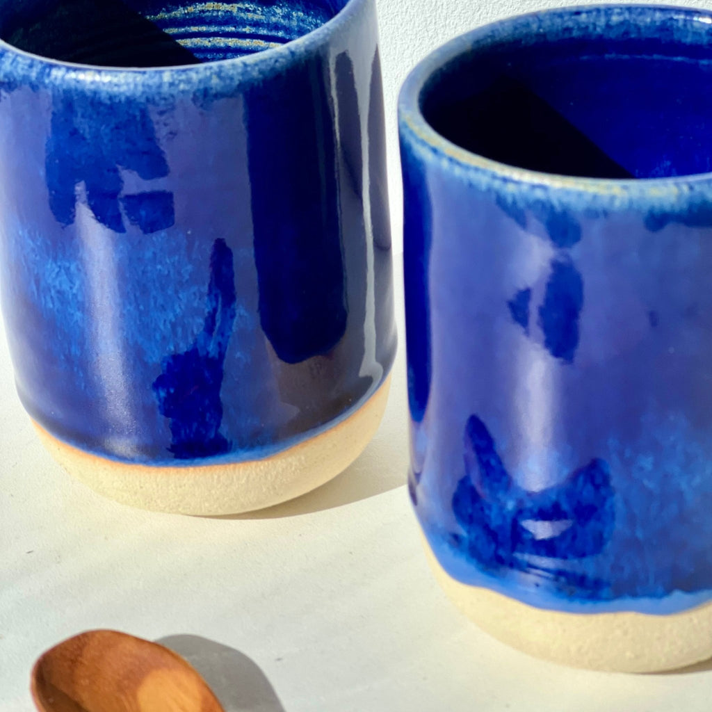 Verre Bora Bora - Fille de Lune - email bleu brillant - résistants - fait main au tour - atelier marseille 